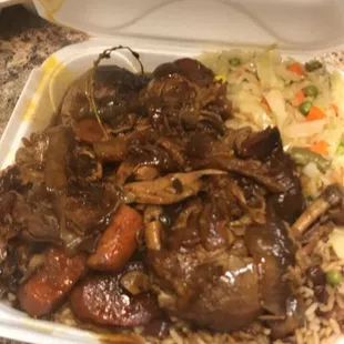 Large stewed chicken with rice and cabbage