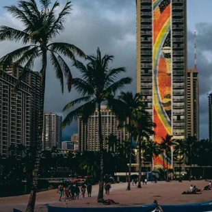 A secret hidden gem in Waikiki, magic island! Beautiful to drive through on two wheels.