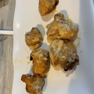Jumbo Boneless Wing with honey mustard