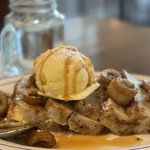 Bananas, foster bread, pudding