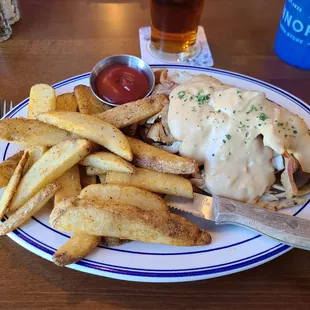 Kentucky Hot Brown, Cajun Fries ($15)