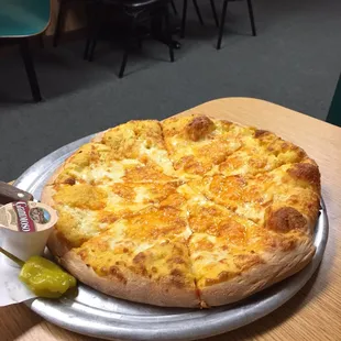 5 cheese pizza!