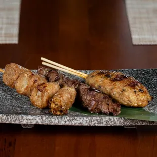 food, chicken wings and fried chicken