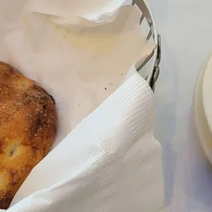 It's so nice to have good complimentary breads and dip greet you when you sit down