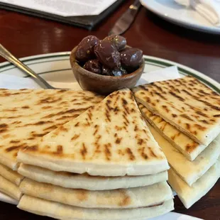 Complimentary bread &amp; olives