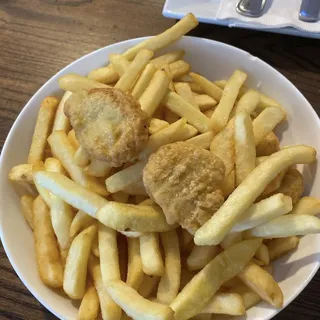 Kids Chicken Nuggets & Fries