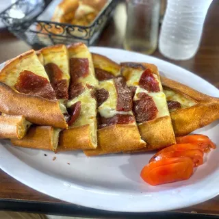 Kasarli Sucuklu Pide