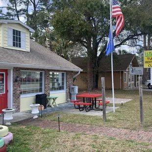 Restaurant (on Ridgewood)