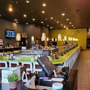 the interior of a japanese restaurant