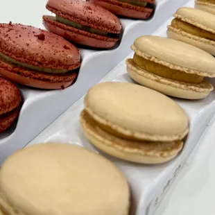 Red velvet and salted caramel macaron