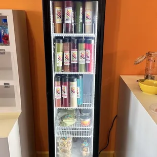 Fridge with pressed juices