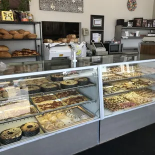 Italia bakery open Tuesday - Saturday