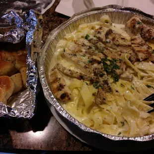 Chicken Alfredo pasta
