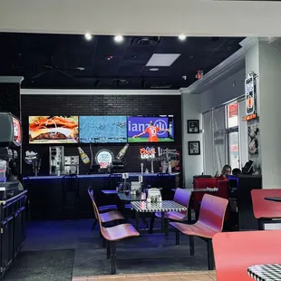 Bar to enjoy a cold one and your favorite sports