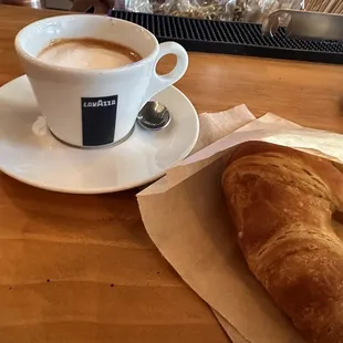 Cappuccino &amp; cornetto