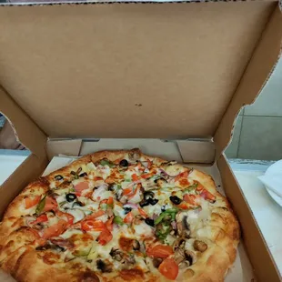 Veggie pizza is so good!