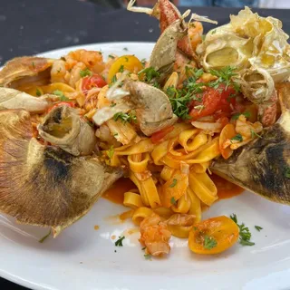 Homemade Fettuccine Crab