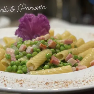 Rigatoni Pasta E Piselli