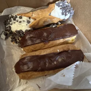 Cannoli &amp; Eclair