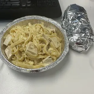 P6. Fettuccine Alfredo with chicken