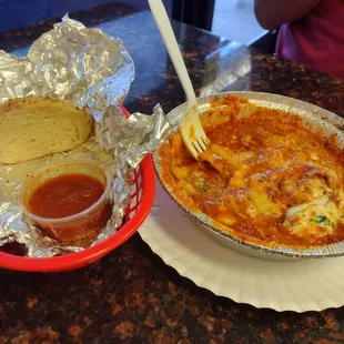 Garlic bread and raviolis