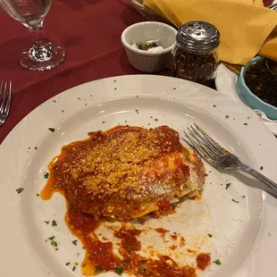 Lasagna is delicious, sauce is very tasty. Portion size is adequate. Service is spot on.