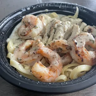 Lunch portion Chicken Alfredo Add Shrimp! Very Delicious!!