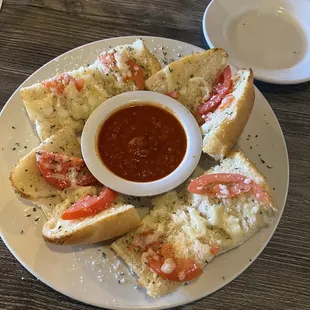 Garlic Bread with tomato