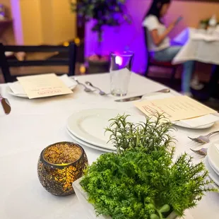 Table setting.. I love the simplicity of it