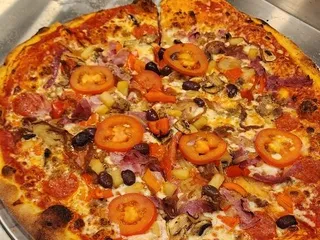 Giovannis Pizzeria & Mediterranean Grill