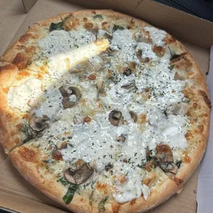 Chicken Alfredo Pizza - Small