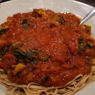 Wheat spaghetti with marinara, mushrooms and spinach!