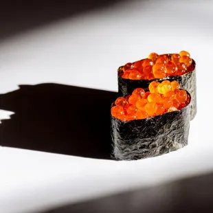 Ikura Nigiri (salmon roe)