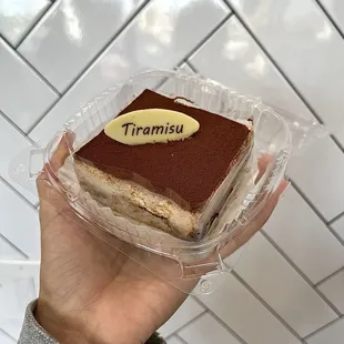Tiramisu Cake