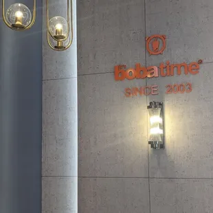 the entrance to the hotel