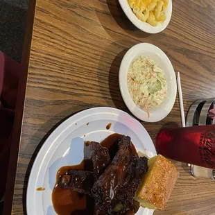 3-4 bbq ribs, slaw, Mac n cheese