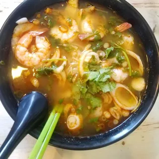 Pho Tom Yum Chicken