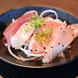 Spicy Sashimi Salad. with good lighting this time
