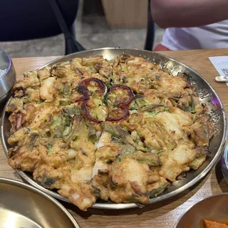 25. Seafood Green Onion Pancake