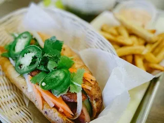 Bee Banh Mi