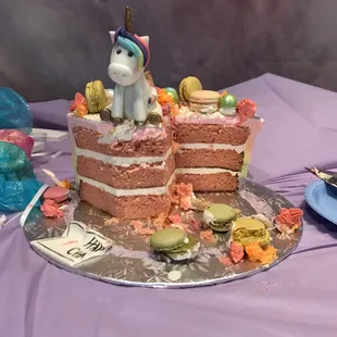 Strawberry cake with strawberry buttercream and white chocolate dripping