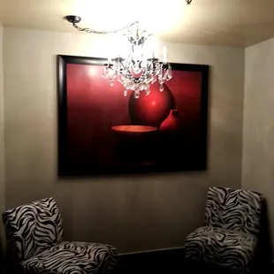 Women&apos;s Powder Room