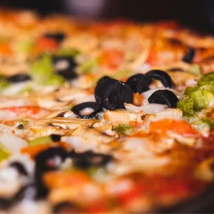 a closeup of the pizza