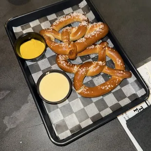 Pub pretzels with beer cheese and mustard