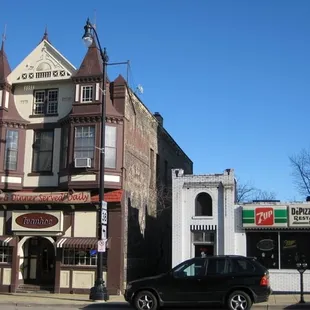Ivanhoe Pub &amp; Eatery Neat Building