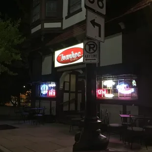 Ivanhoe Pub &amp; Eatery