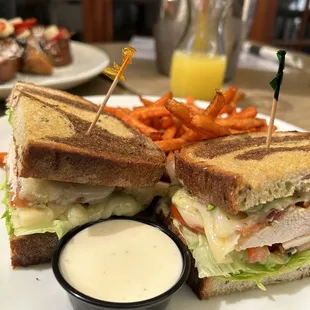 Chicken avocado with sweet potato fries