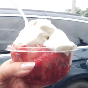 Strawberry shortcake to go #yum #ReviewsByRL