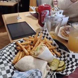 Spices Chicken Wrap was said to be awesome.