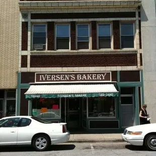 Iversen's Bakery